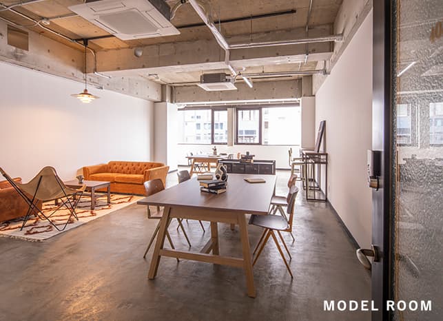 pslide_office-402_modelroom