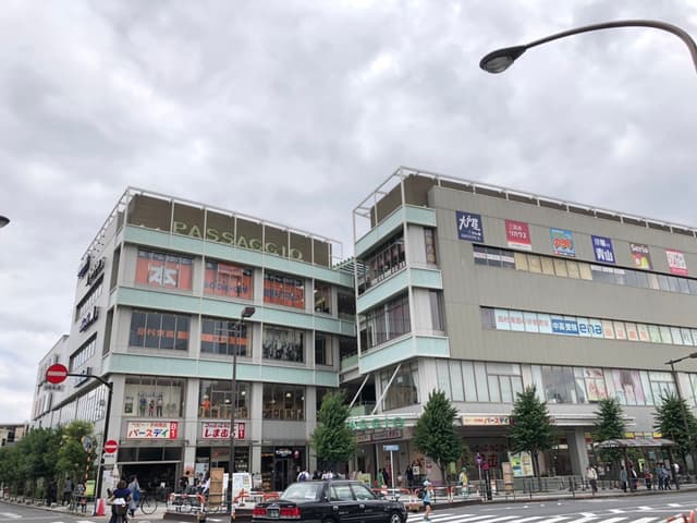周辺情報_物件の近くにはパサージオ西新井という商業施設があります。買い物などここで済ませることができます。