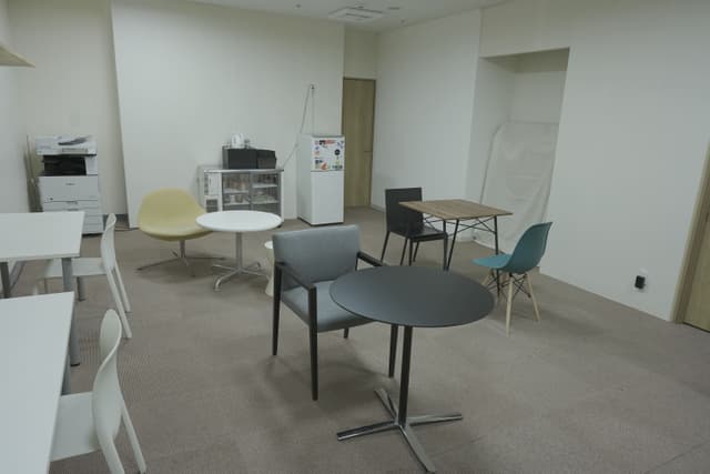 共有スペース_30㎡のオープンスペースは会議やイベントに最適です。【写真の場所】 オープンスペース約30㎡