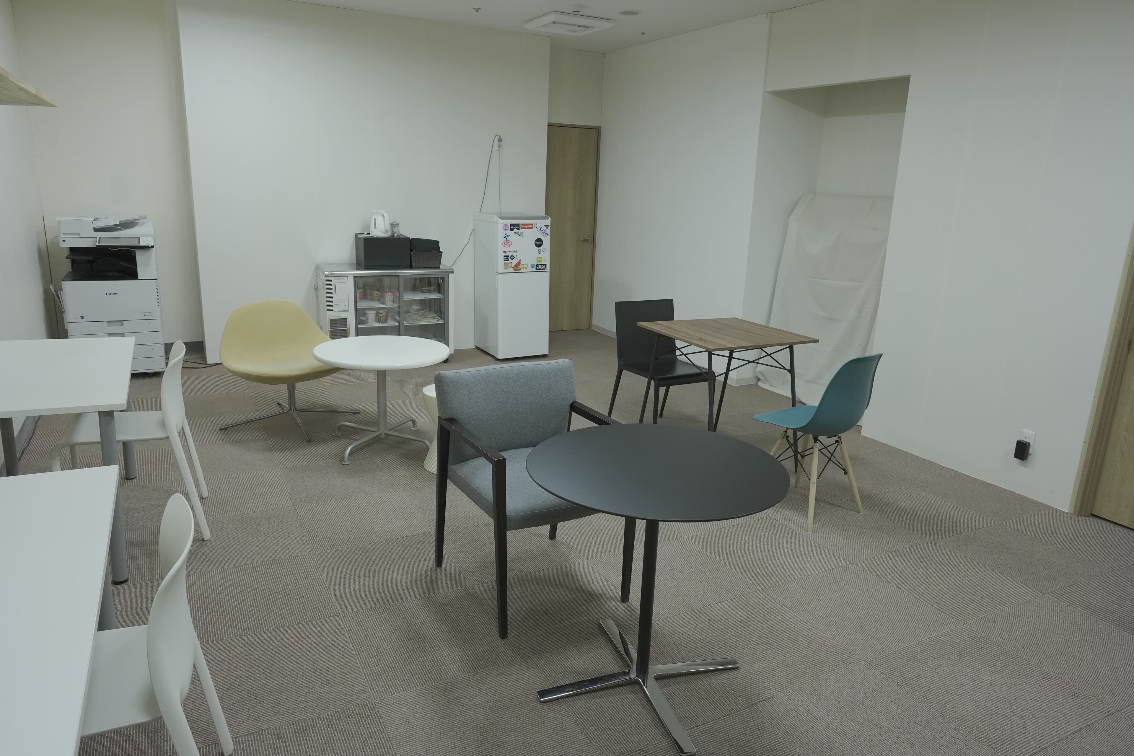 30㎡のオープンスペースは会議やイベントに最適です。