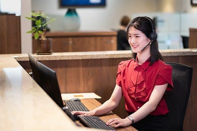 受付_専任のレセプショニストが皆様のビジネスをサポートします