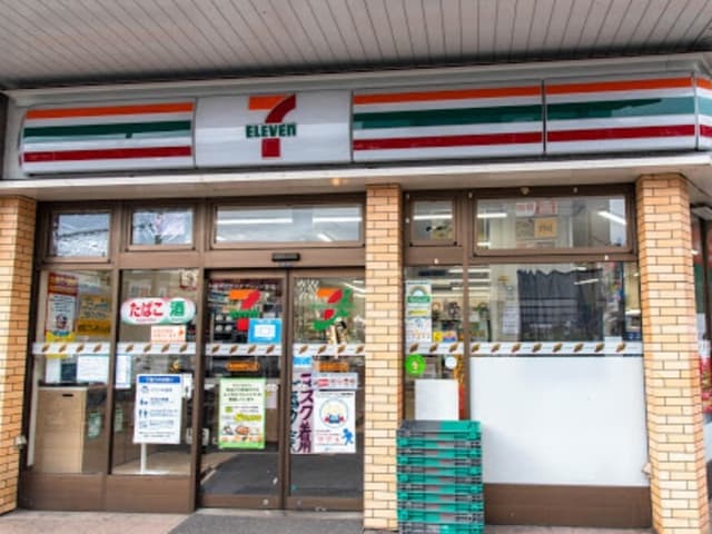 近隣のコンビニ_セブンイレブン 高田馬場稲門ビル店(徒歩2分)