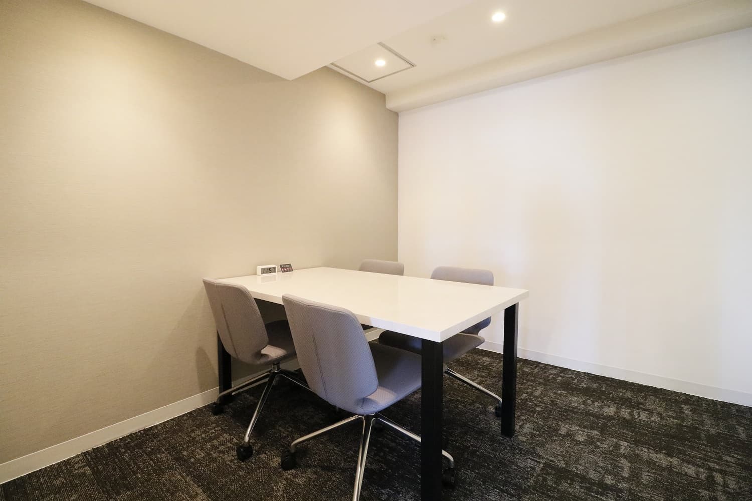 会議室4名用_4