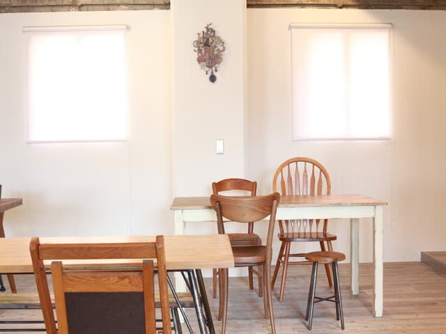 共用部_イベントスペース。セミナーや個展、シェアオフィスと様々な用途で利用できます。