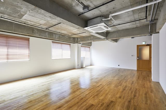 個室_個別空調が用意されているため、快適な環境でビジネスに取り組むことが出来ます。