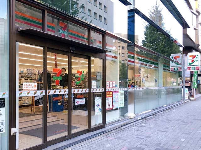 近隣のコンビニ_セブンイレブン 名古屋名駅2丁目店 (徒歩1分)