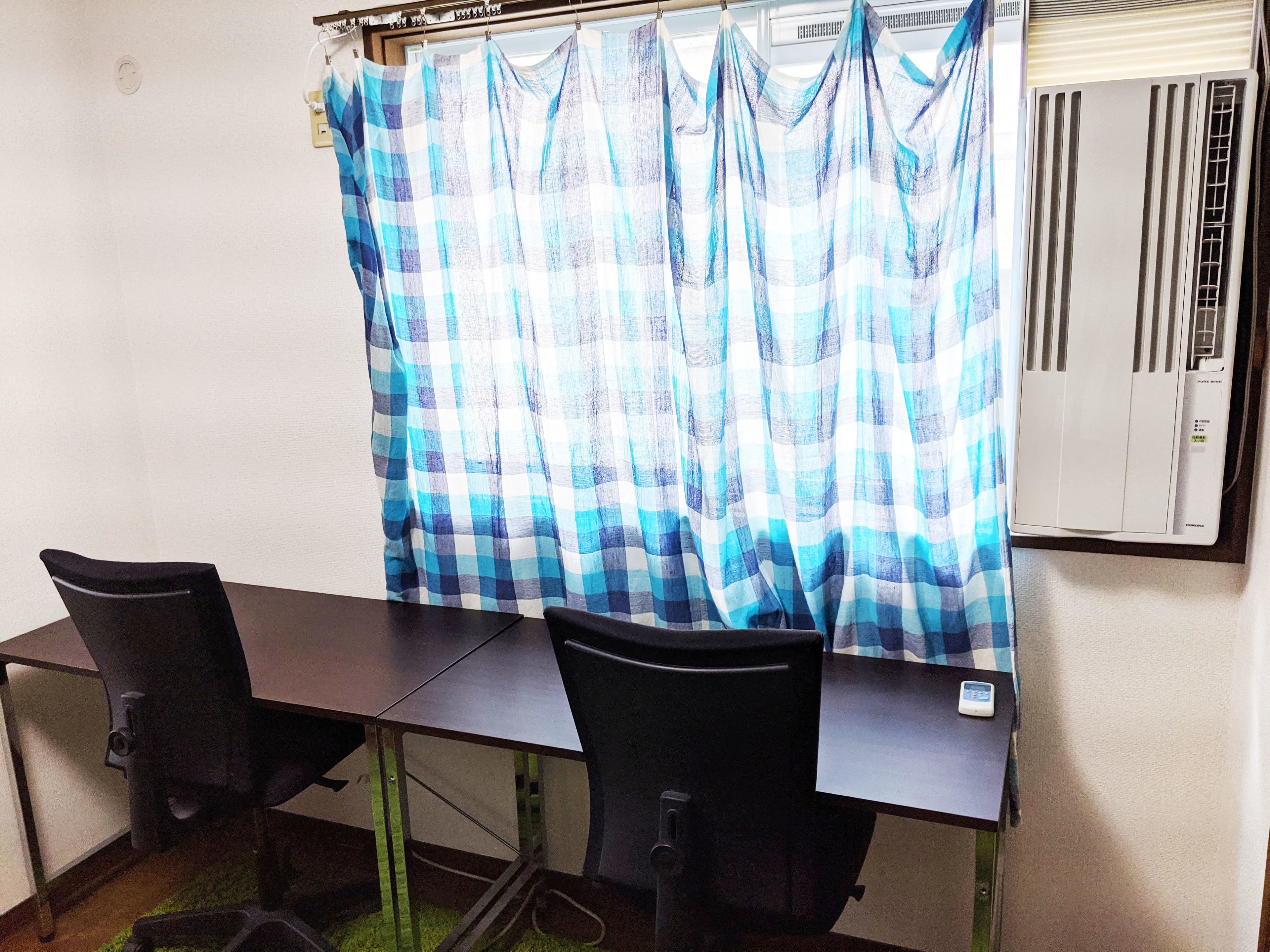 専用デスク_フリースペースだけでなく専用デスクもあります。