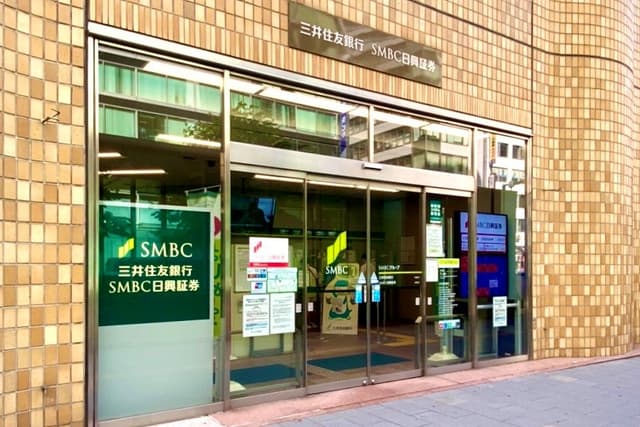 近隣の銀行_三井住友銀行 エーティーエムサービス東日本支店札幌共同出張所 (徒歩7分)