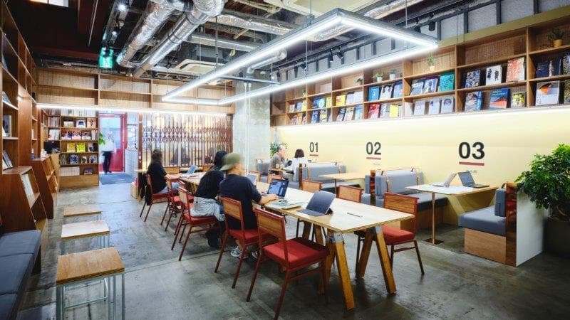 ワークスペース_1Fワークスペースです。GOEN利用・シェアオフィス利用の方は無料でお使いいただけます。