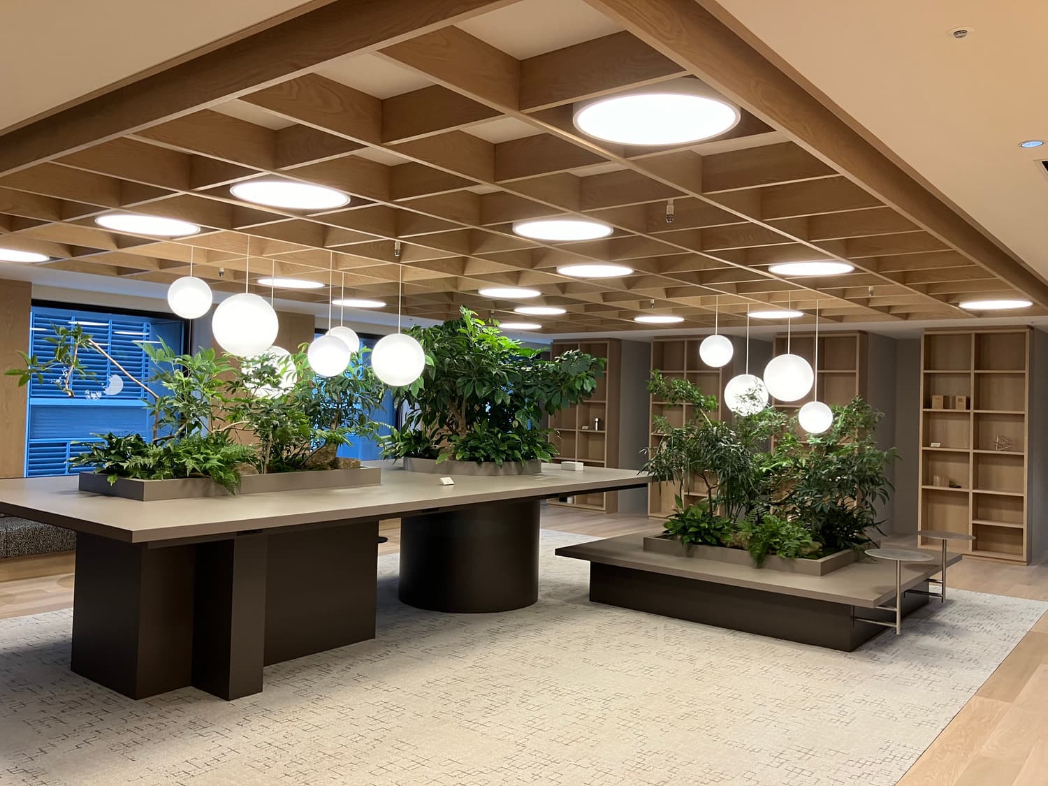 共有部_ラウンジ。ラウンジは24時間ご利用いただけます。