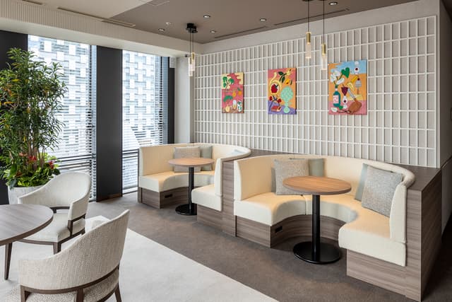 共有部_ラウンジ。打合せやワークスペースとしても利用できます。