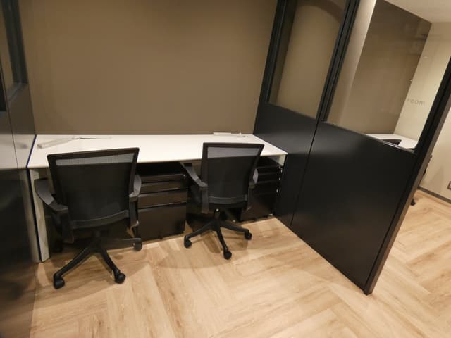 個室_こちらは2名用です。ジャストサイズ。