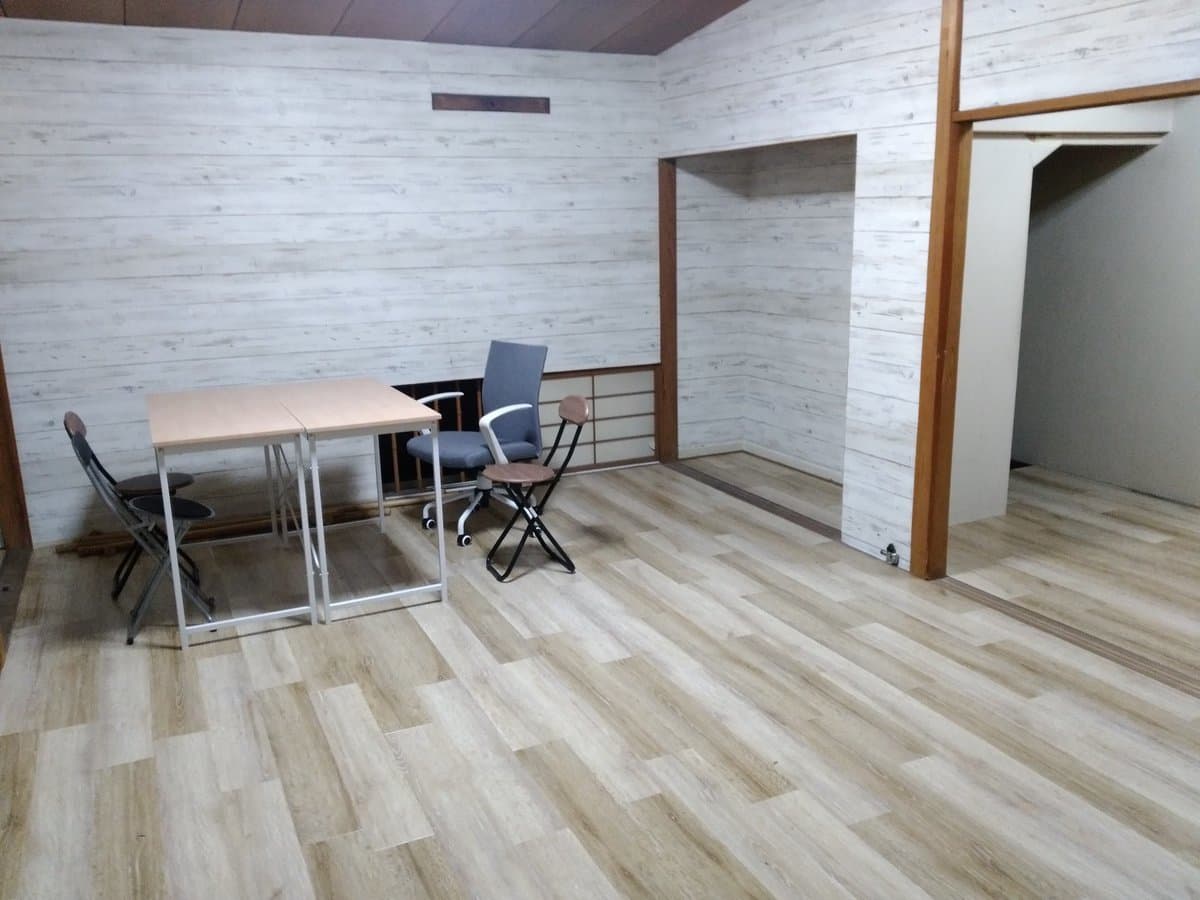 内観_大変安い費用でワーキングスペースを確保することができます。