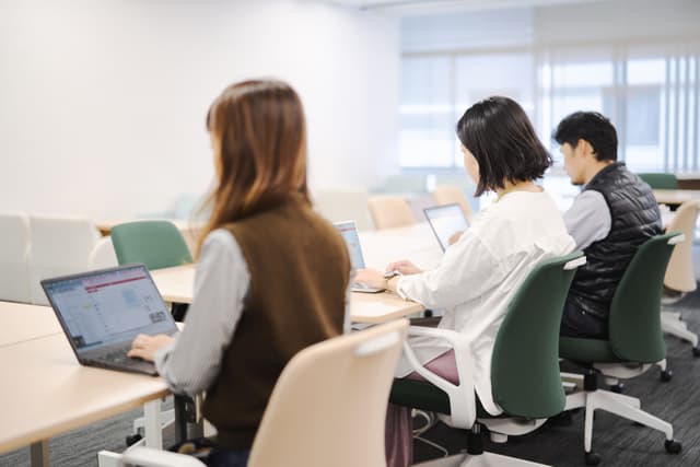 コワーキングスペース_オフィス・マイブース会員の方も自由にお使いいただけます◎