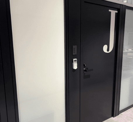 ROOM-J