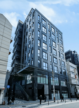 ビル外観 難波広場から綺麗に生まれ変わったなんなん通り沿いです。