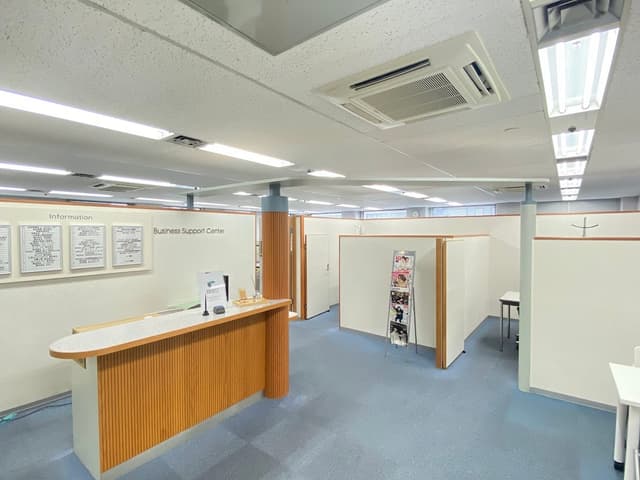 受付_来客対応、郵便物の受取・転送等様々な受付サービスをご用意しております。