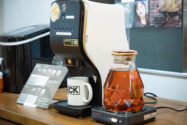 設備_ドリンクバー(ホッと一息つけるコーヒーや紅茶・ハーブティなどをご用意)