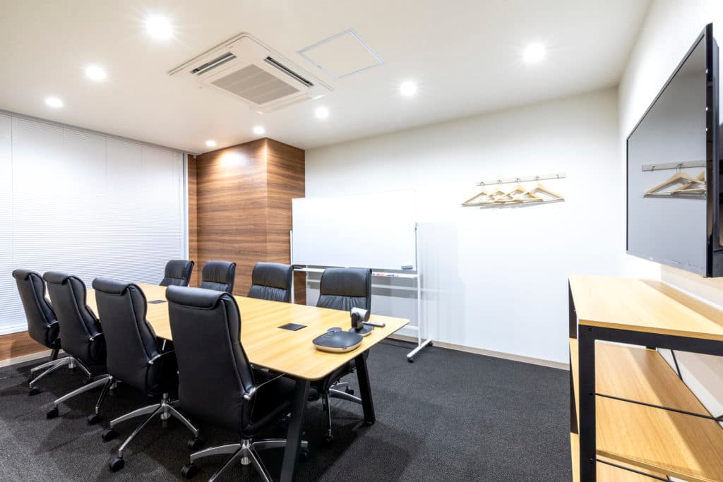 会議室_4名・6名・8名向けの会議室をご用意しています
