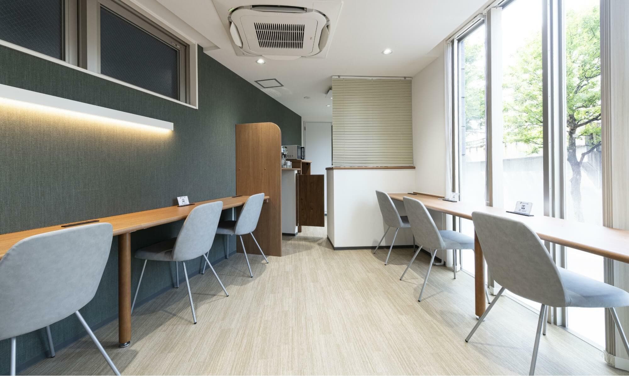 ラウンジ