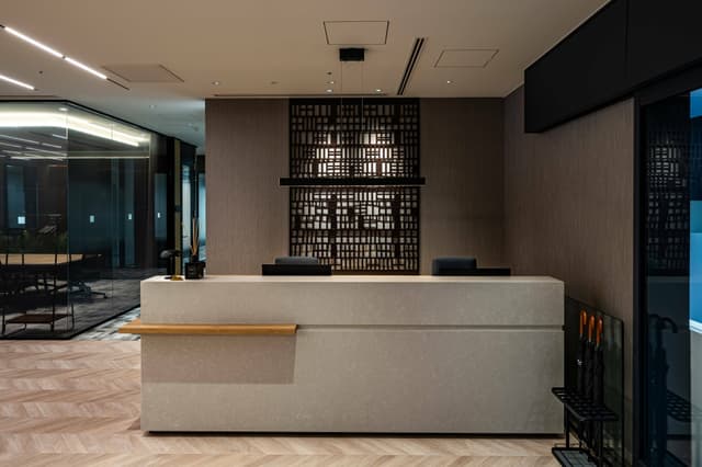 オフィスエントランス(有人受付*英語対応可)