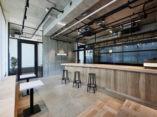 共用部_1Fキッチンスペース。共用部では無料のWi-Fiを利用できます。