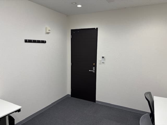 専有部_個室。1名~3名の区画が用意されています。※家具イメージ
