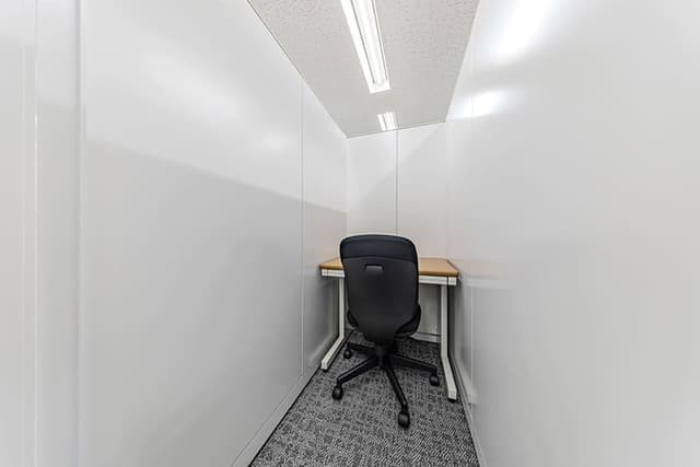専有部_ブース個室。パーテーションで区切られた1名用の部屋です。