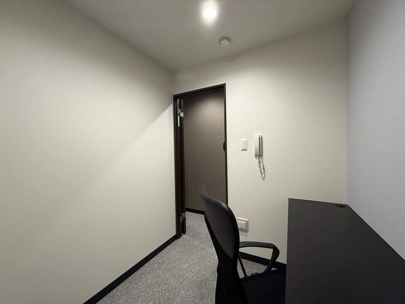 専有部_個室。インターネット環境を完備しています。