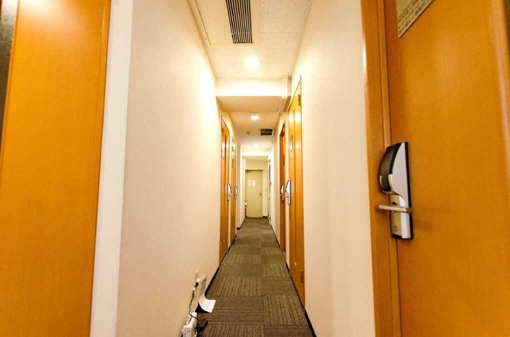 共有スペース_オフィス内廊下