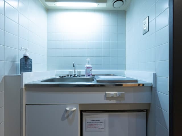 その他_給湯室。共用のシンクが備えられています。