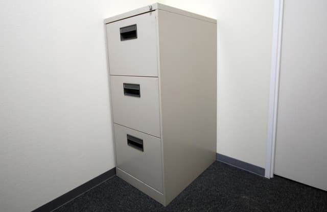 キャビネット_個室に完備されています