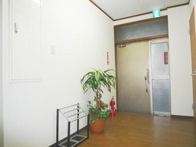 内観_エントランス部分の写真です。