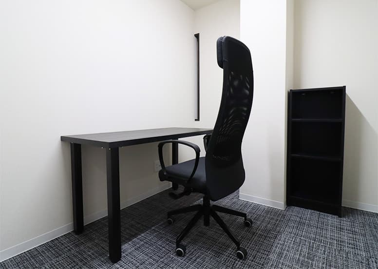 専有部_個室。家具付きのお部屋です。