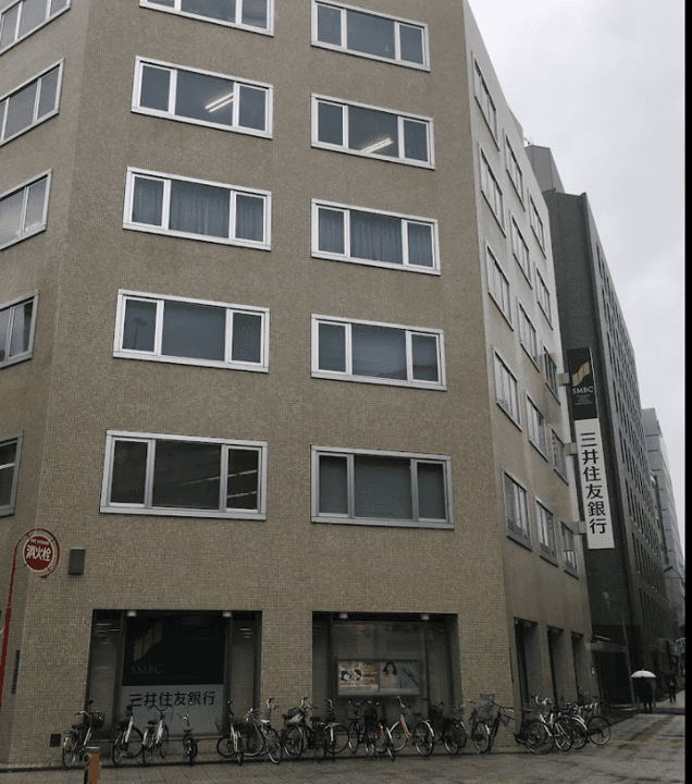 近隣の銀行_三井住友銀行 大阪西支店(徒歩8分)