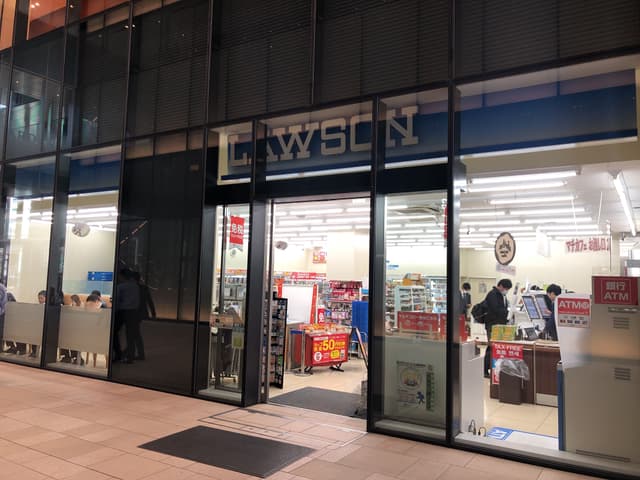 近隣のコンビニ_ローソン東京スクエアガーデン店(直結)
