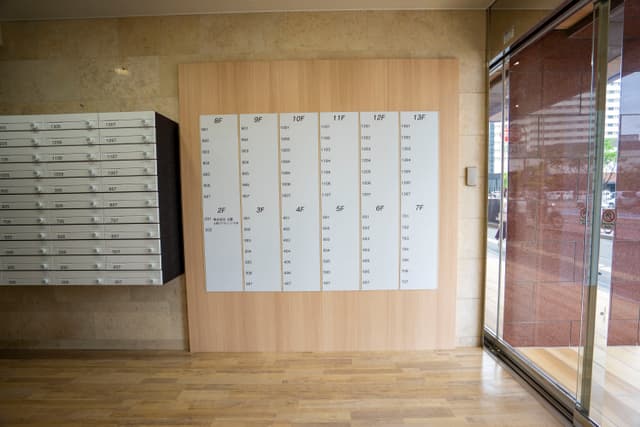 1階エントランス。ご入居企業様の社名を表示できます。