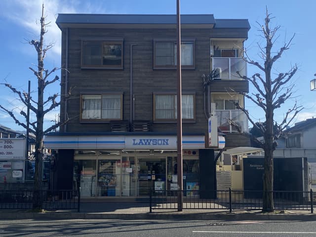 近隣のコンビニ_ローソン鞍馬口店 (徒歩2分)