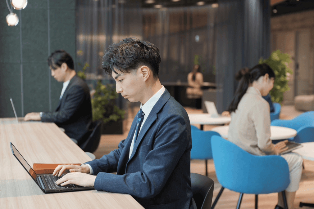 共有部_ラウンジ。自分の好きな席で作業ができます。※画像はイメージです。