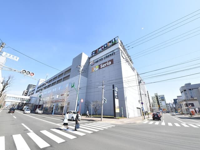 近隣の商業施設_サッポロファクトリー (徒歩11分)