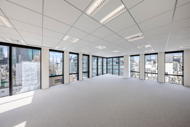 専有部_二面採光のワンフロアオフィス。