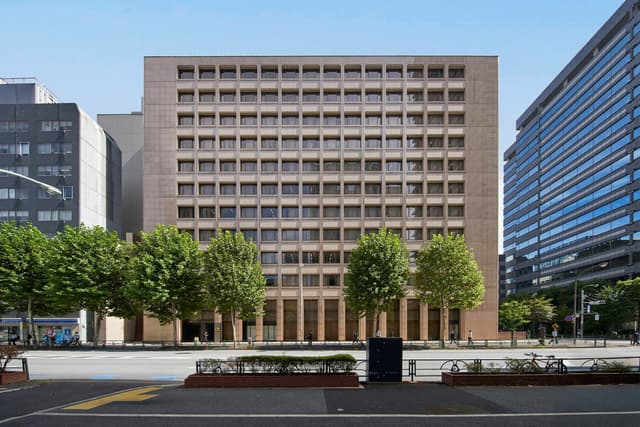 外観_虎ノ門駅から徒歩3分に位置しています。