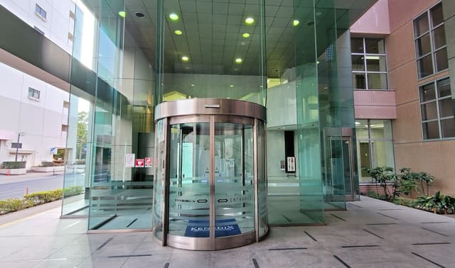 ビルエントランス