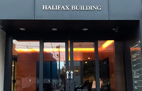 エントランス_落ち着いた雰囲気のあるエントランスです