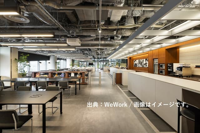 共有部_ラウンジ。広くて開放的なラウンジです。※画像はイメージです。© WeWork