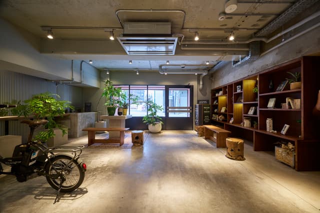 共有部_サイクルガレージ。入居者自身の環境資源に対する循環意識とコミュニティを同時に醸成します。