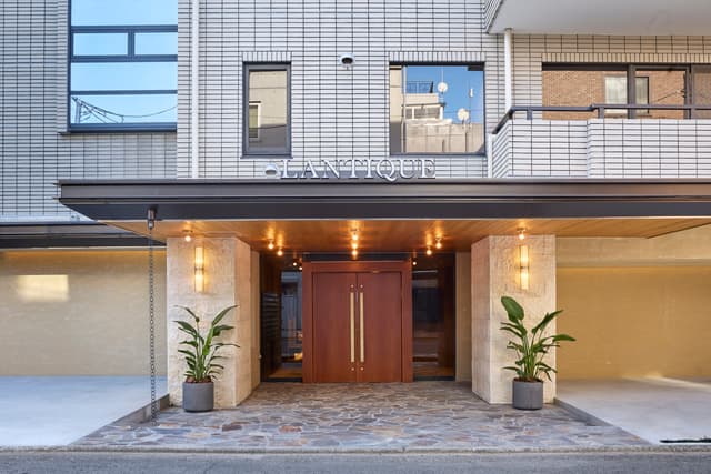 外観_建物入口。