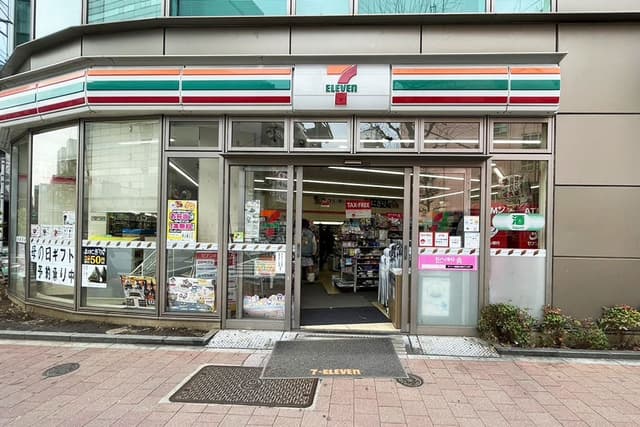 近隣のコンビニエンスストア_セブン-イレブン池袋2丁目劇場通り店(徒歩2分)