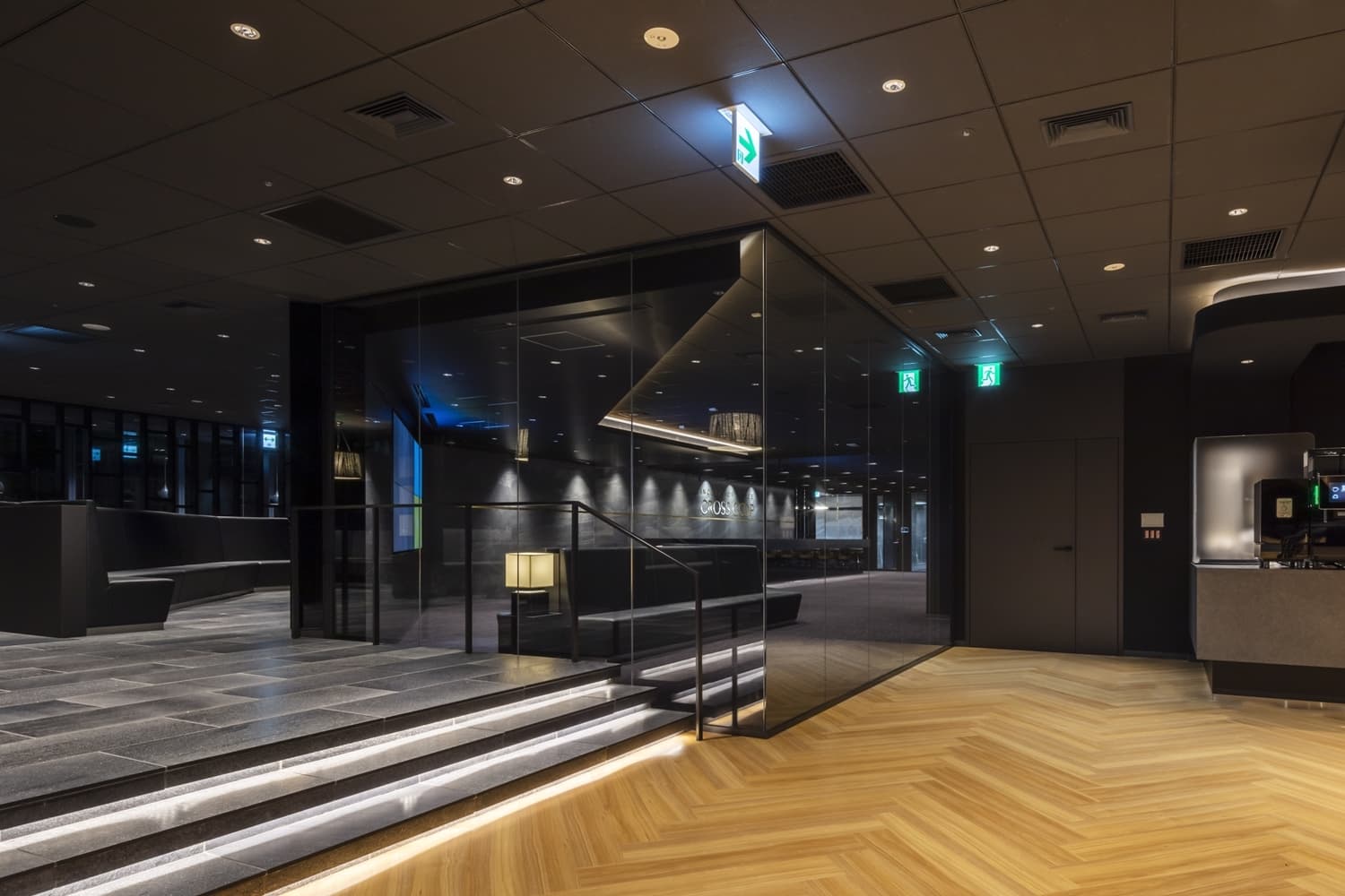Shimbashi-Lounge6_1500X1000