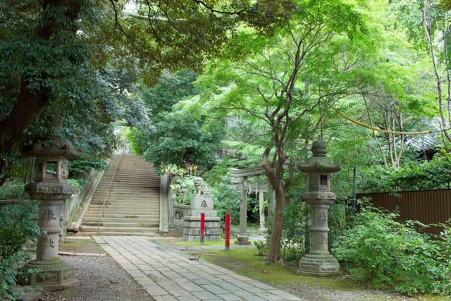 近隣の神社_氷川神社(徒歩9分)